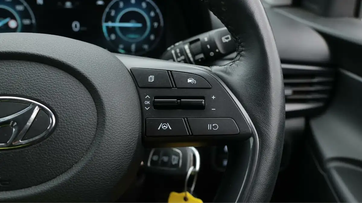 2022-hyundai-bayon-10-t-gdi-premium-120ps-big-25