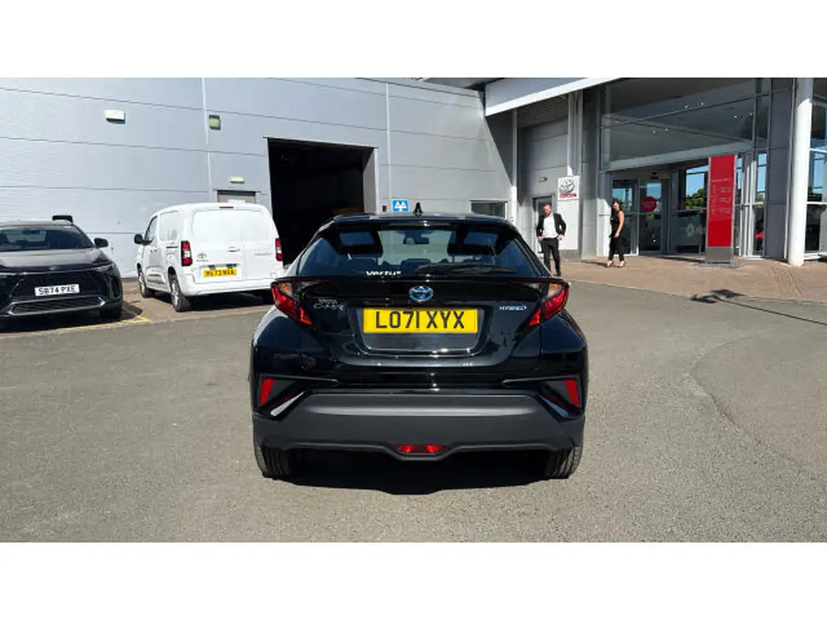 2022-toyota-c-hr-18-vvt-i-icon-big-18