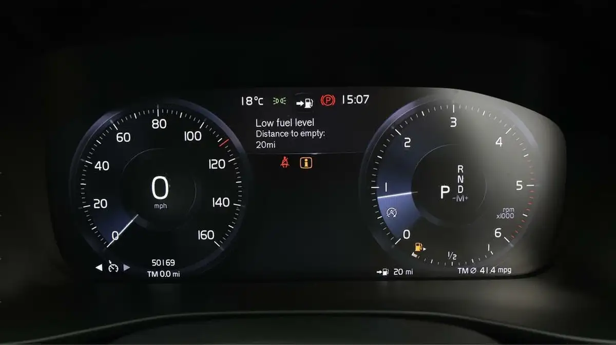 2020-volvo-xc40-20td-d3-momentum-geartronic-big-9