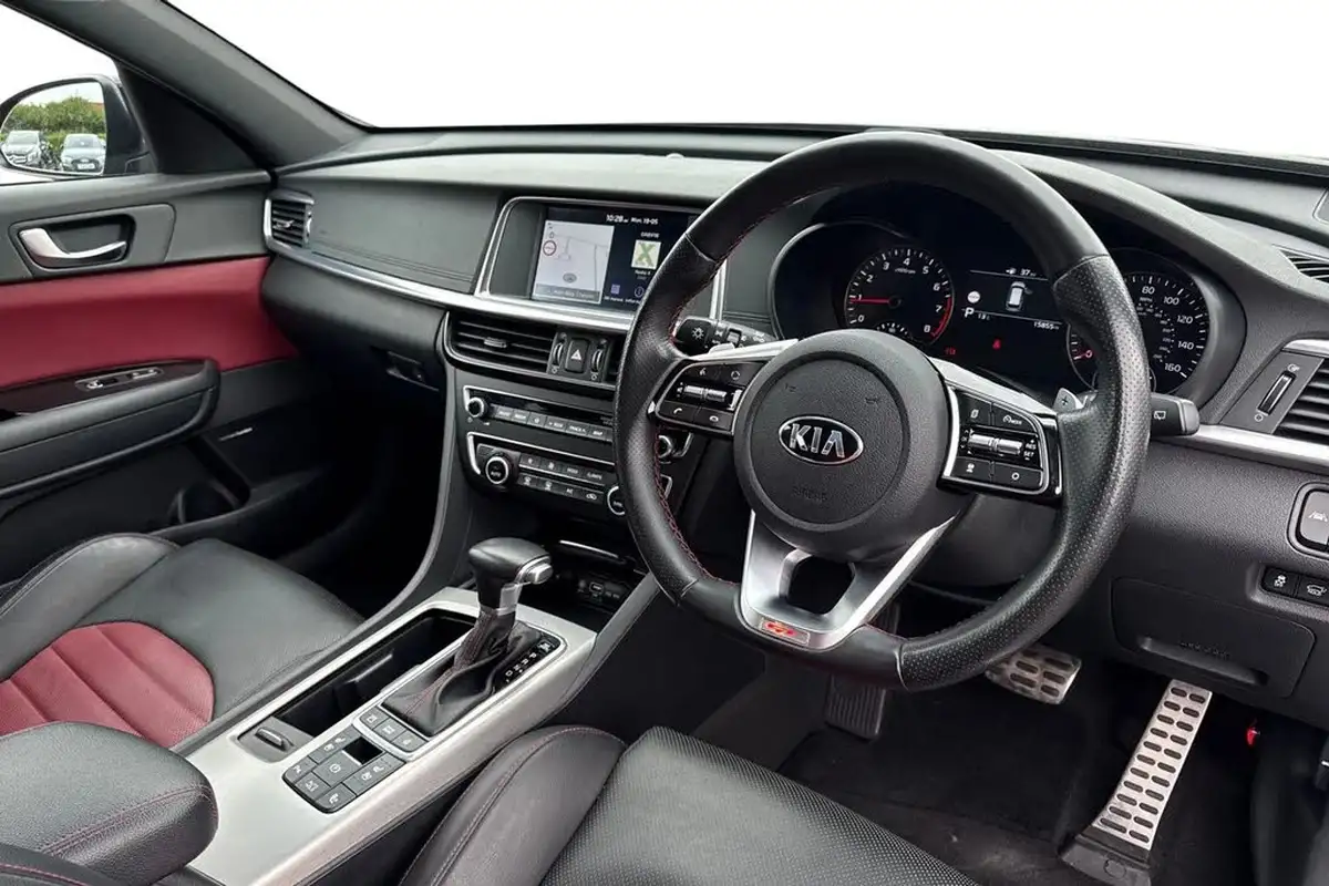 2018-kia-optima-20-t-gdi-gt-big-13
