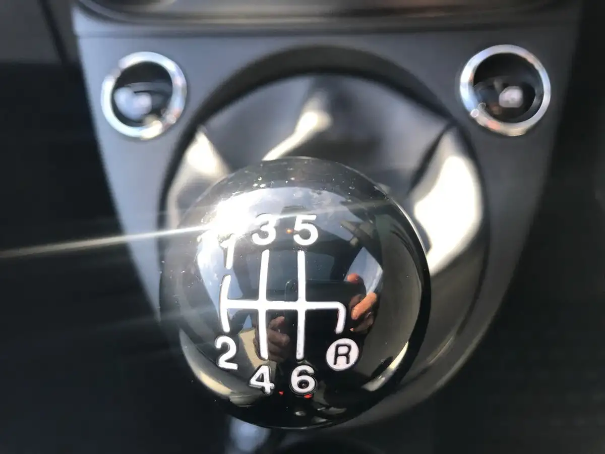 2022-fiat-500-10-dolcevita-big-19