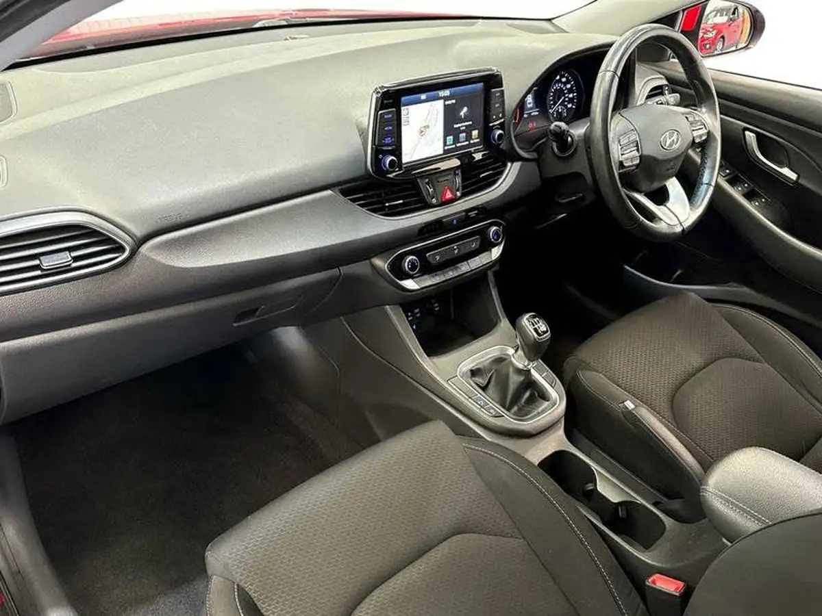 2019-hyundai-i30-10-t-gdi-se-nav-hatchback-big-10