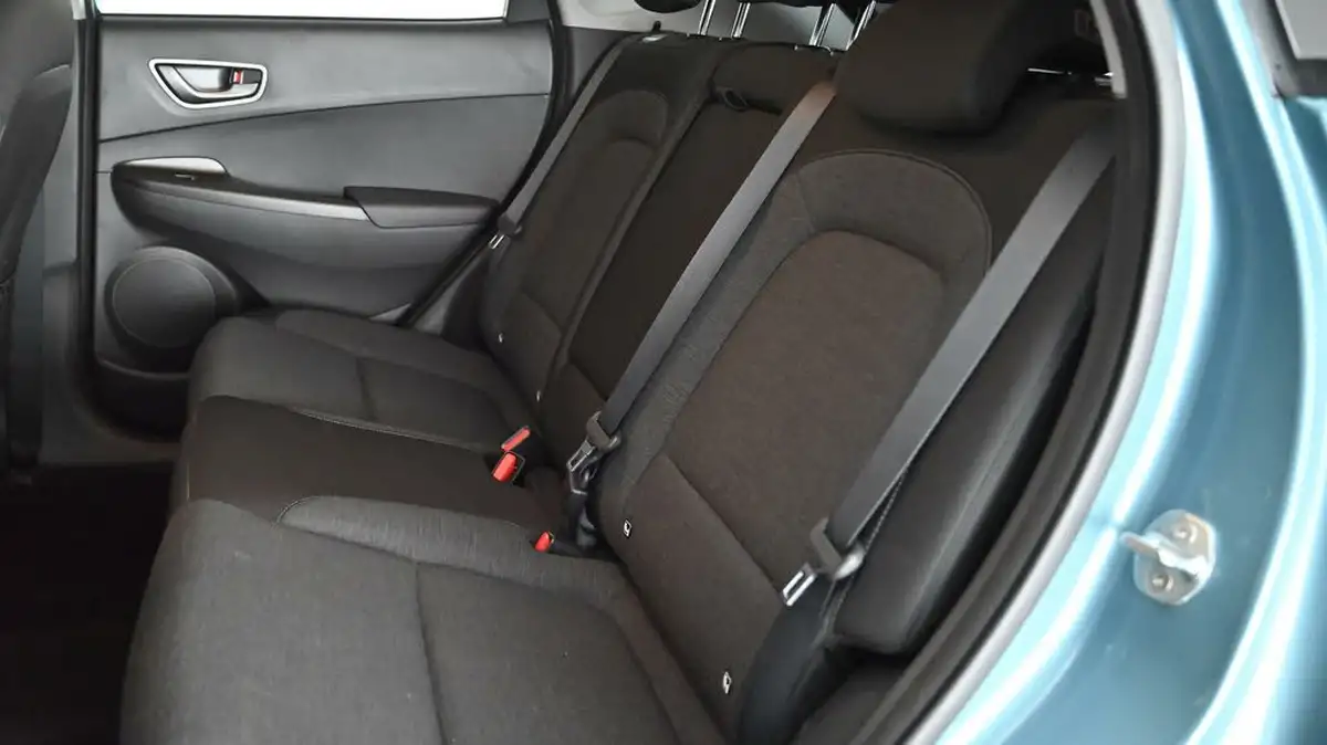 2020-hyundai-kona-e-premium-204ps-big-14