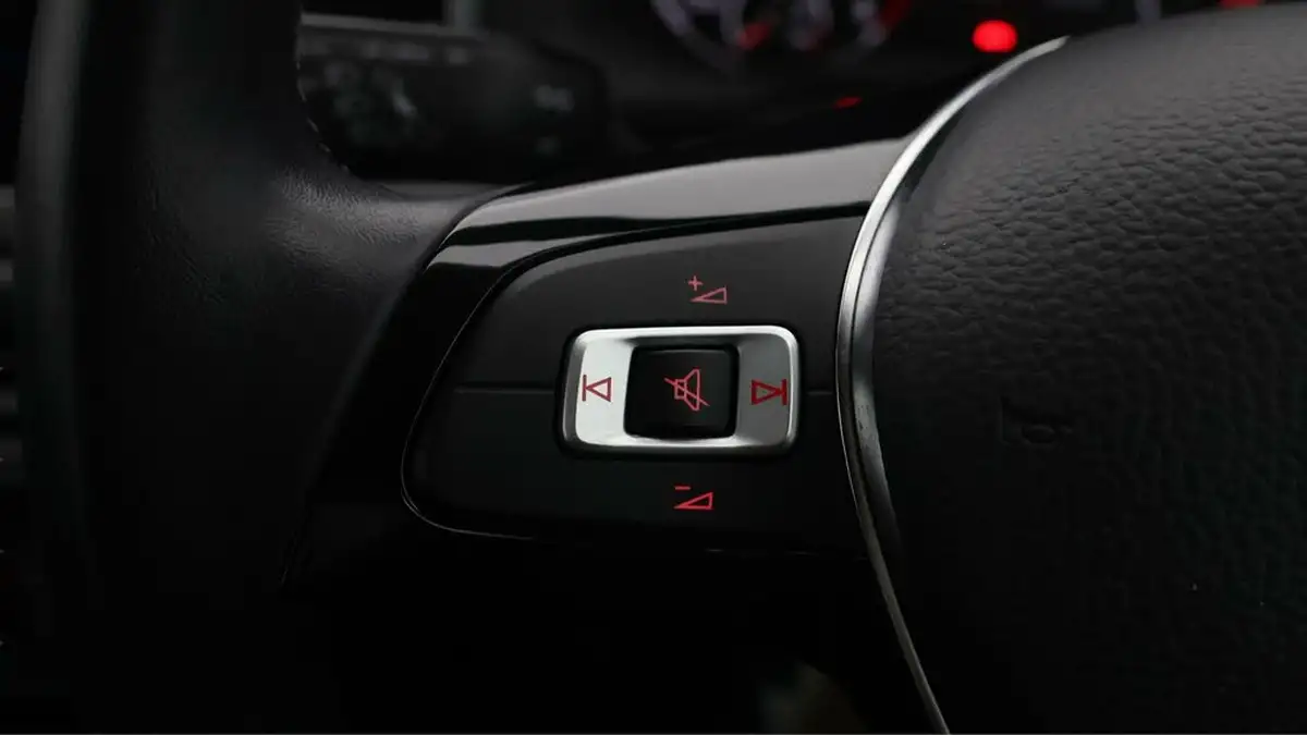 2019-volkswagen-polo-10-se-80ps-evo-big-21