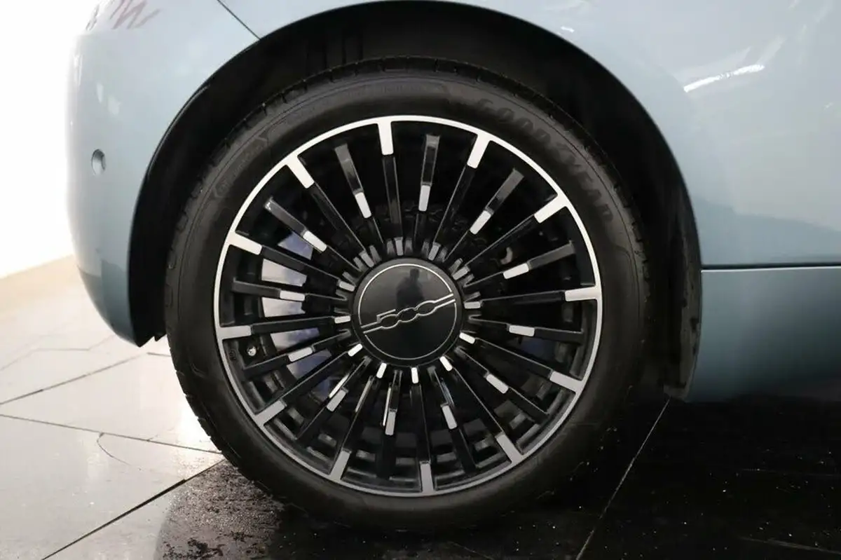 2022-fiat-500-e-la-prima-big-38