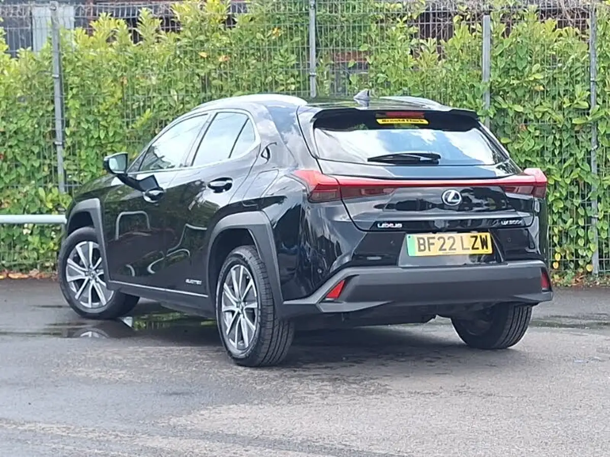 2022-lexus-ux-300e-e-ux-201bhp-big-1