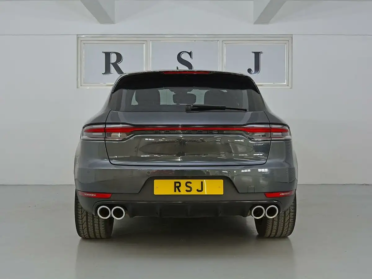 2019-porsche-macan-30-v6-s-big-3