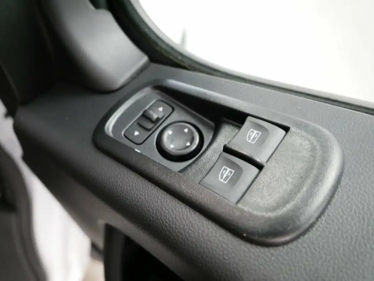 2024-nissan-interstar-23dci-f35-l3h2-acenta-135pseu6d-panel-van-big-24