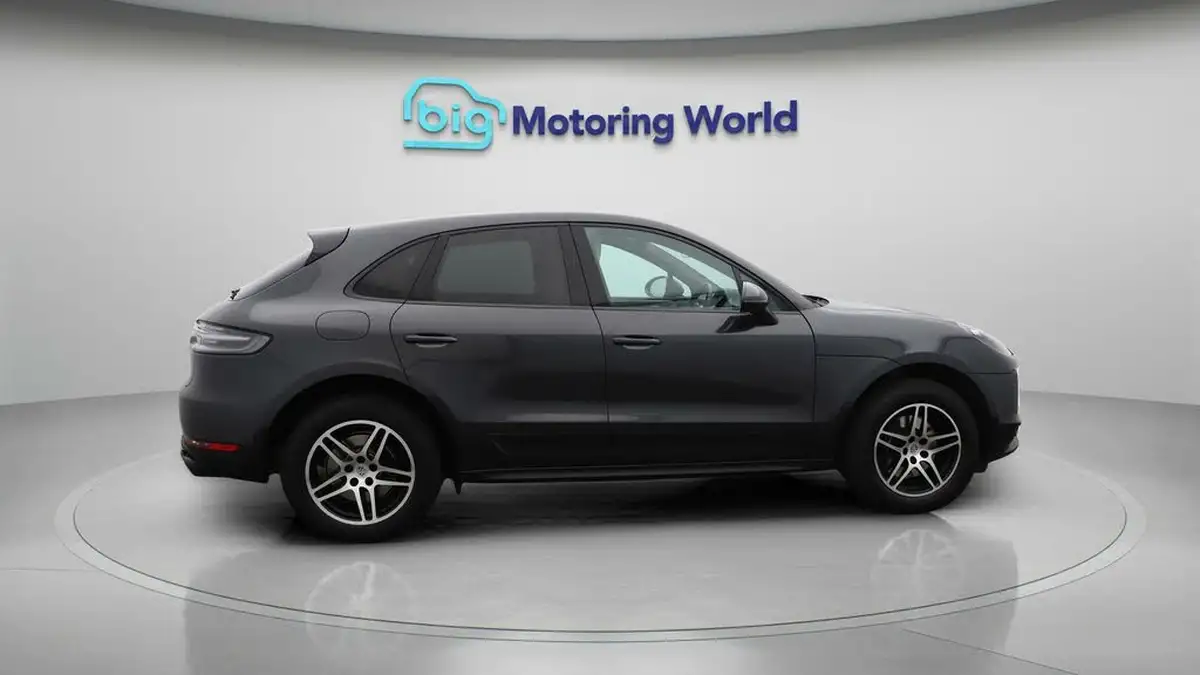 2021-porsche-macan-20-245ps-big-8