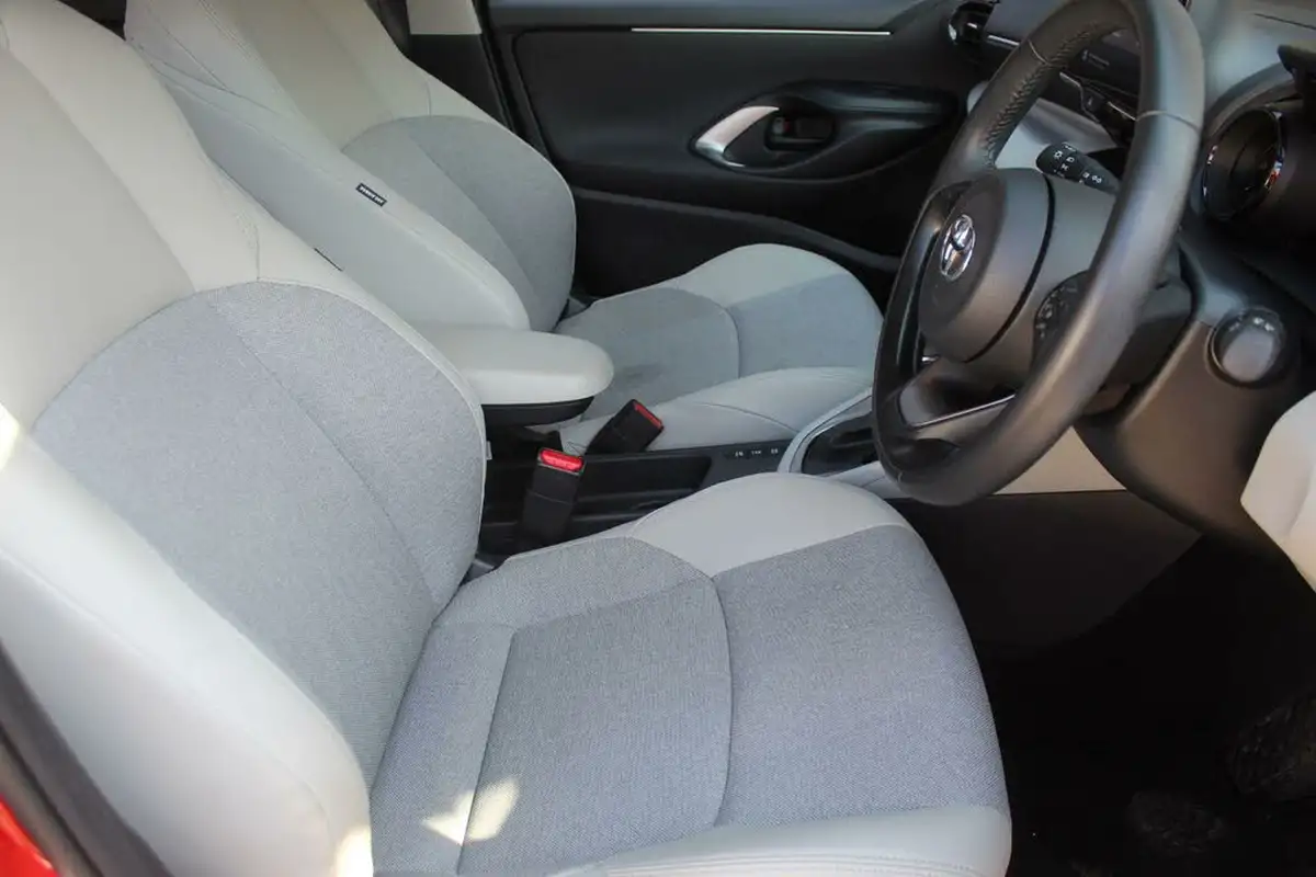 2022-toyota-yaris-cross-15-vvt-i-excel-city-packpan-roof-big-21