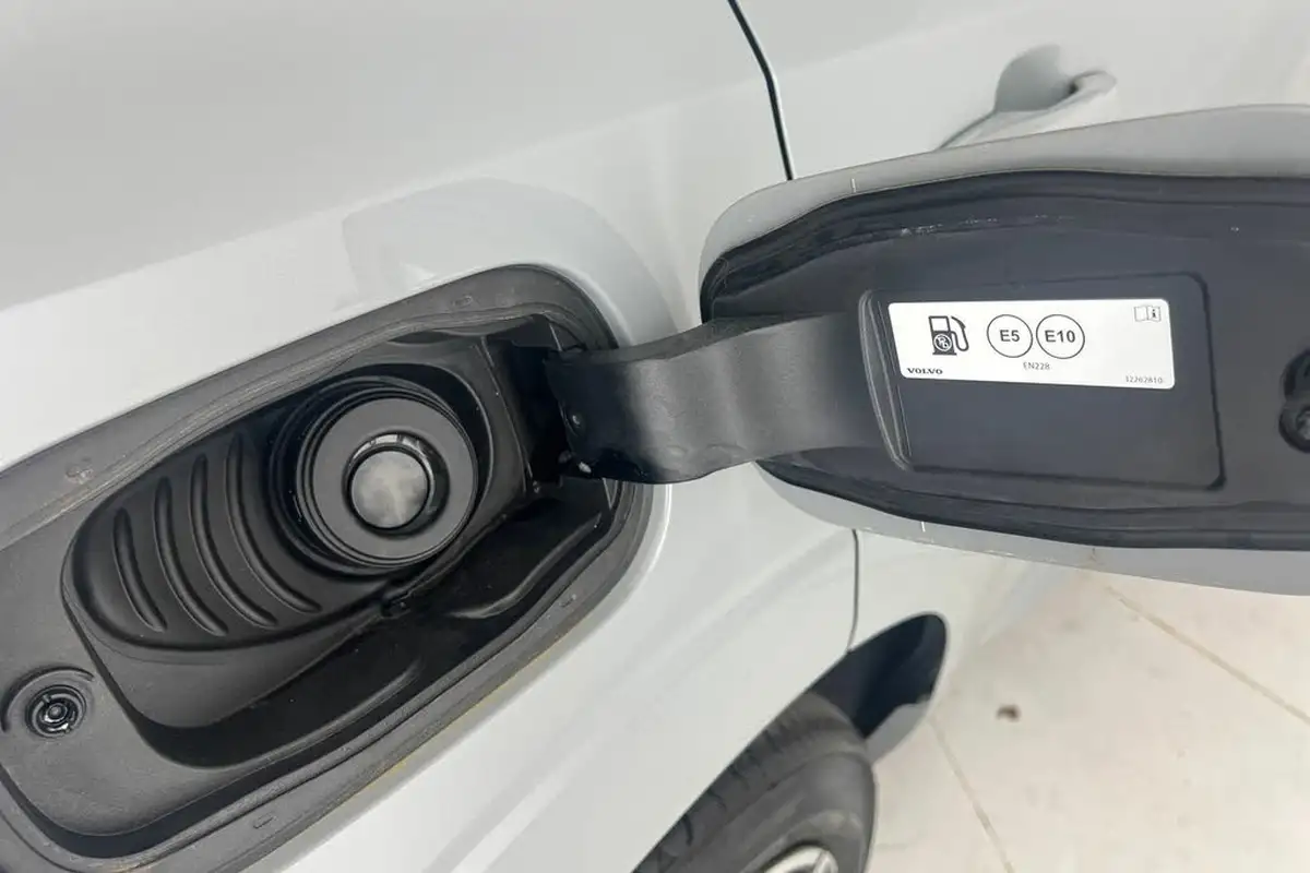2024-volvo-xc60-20-b5-plus-big-38