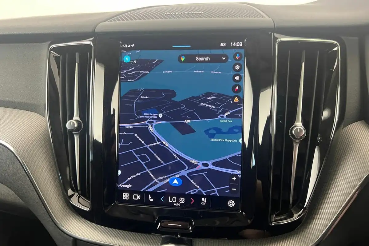 2024-volvo-xc60-20-b5-plus-big-14