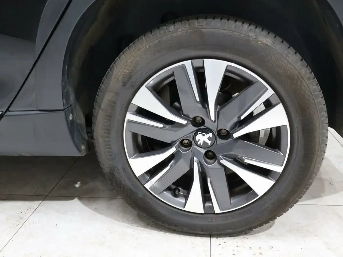 2019-peugeot-2008-suv-12-puretech-allure-premium-82bhp-big-49