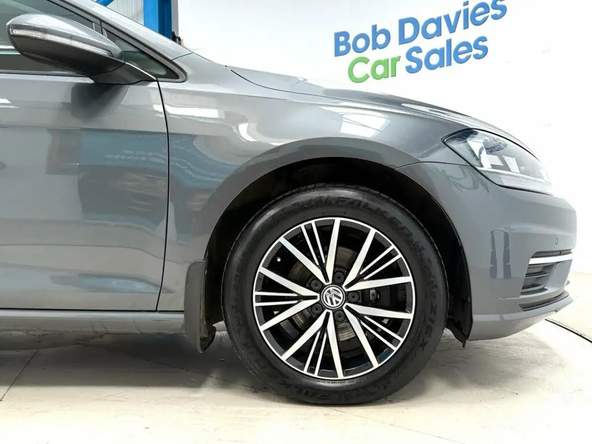 2018-volkswagen-golf-10-tsi-se-nav-110ps-ss-hatchback-5d-big-13
