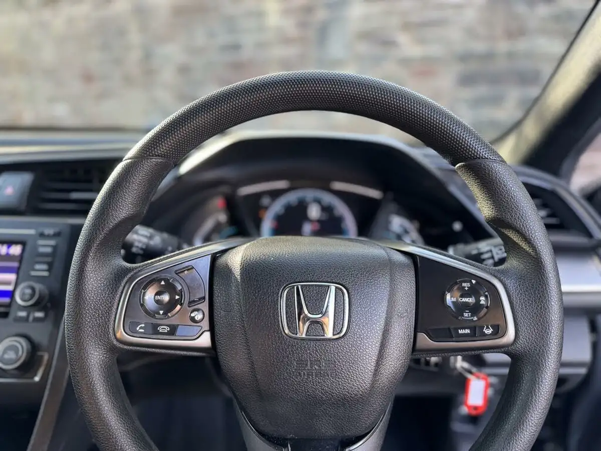 2019-honda-civic-10-vtec-turbo-se-hatchback-5d-big-30