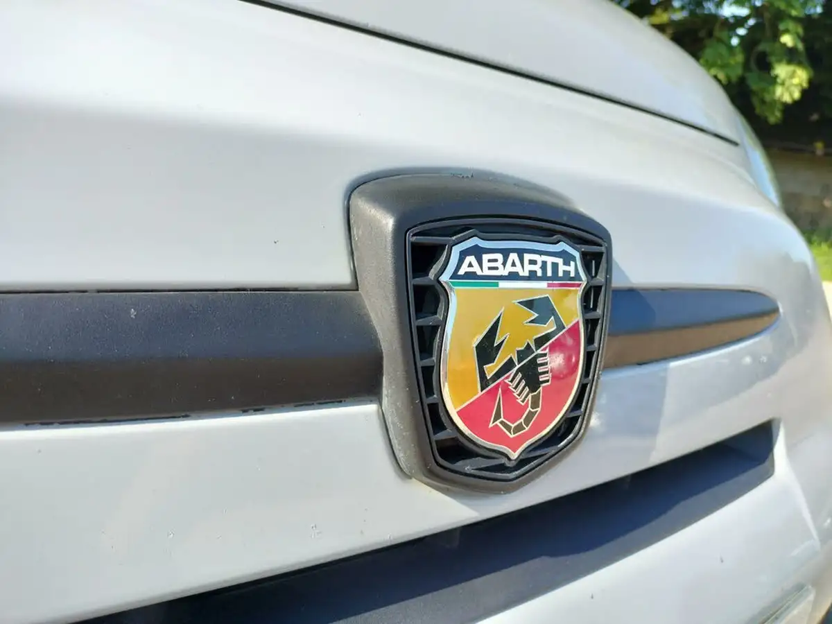 2015-fiat-500-14-abarth-t-jet-big-33