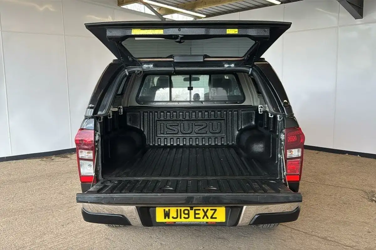 2019-isuzu-d-max-19td-yukon-double-pickup-auto-big-7