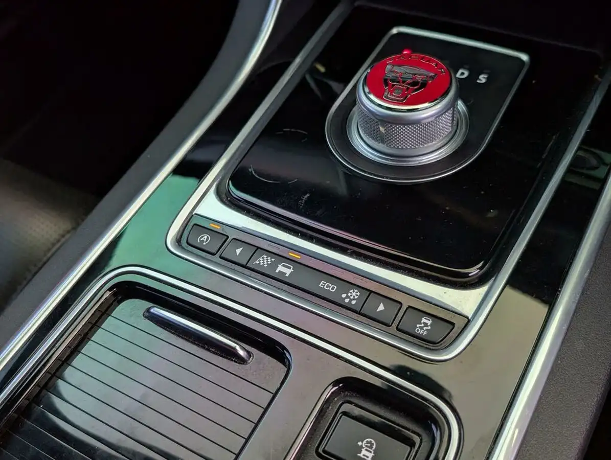 2016-jaguar-xf-30td-s-big-63
