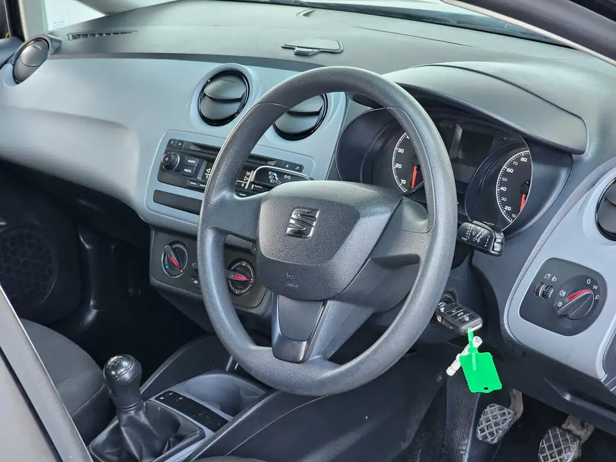2014-seat-ibiza-12-12v-70ps-sports-tourer-5d-big-2
