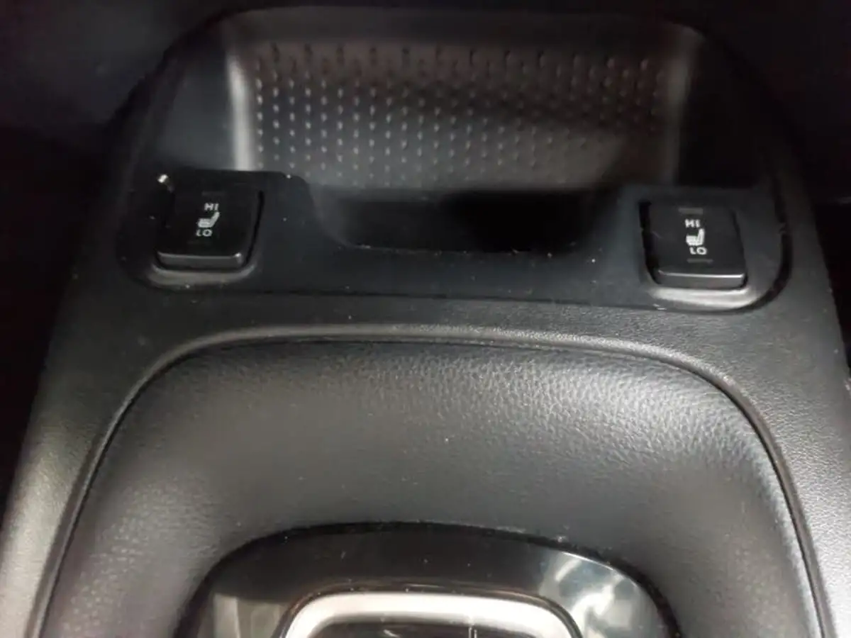 2022-toyota-corolla-20-vvt-i-icon-193bhp-hatchback-big-13