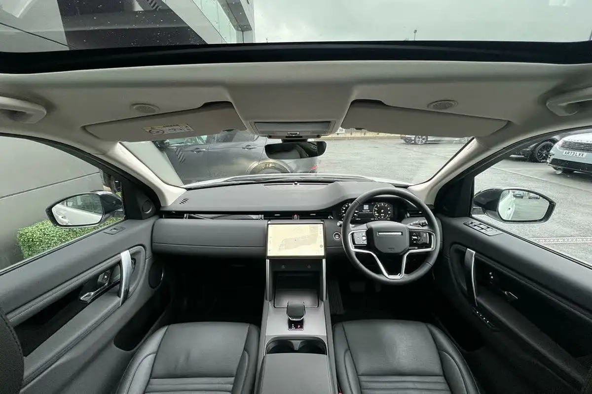 2024-land-rover-discovery-sport-15-p300e-s-big-3