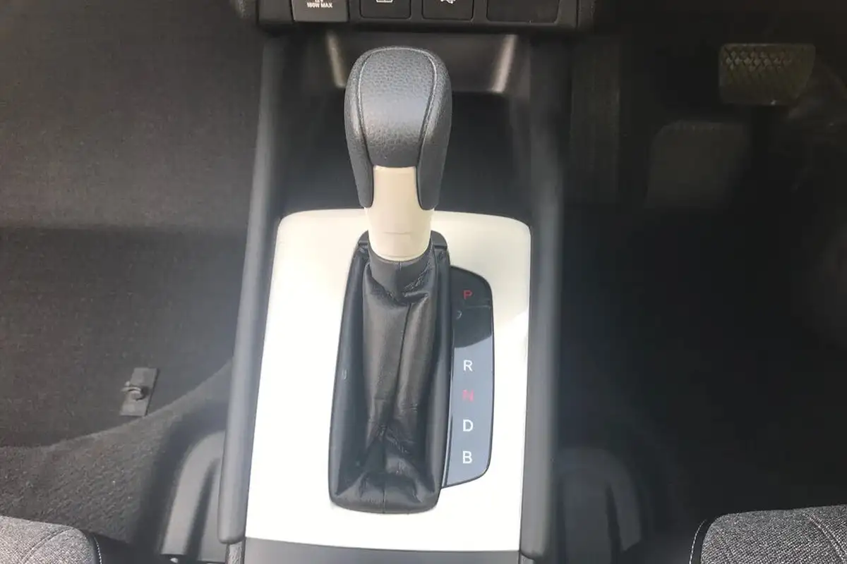 2022-honda-jazz-15-i-mmd-sr-109ps-big-12