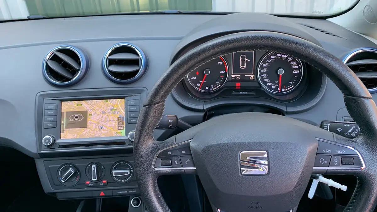 2015-seat-ibiza-12-tsi-connect-sportcoupe-3d-big-39