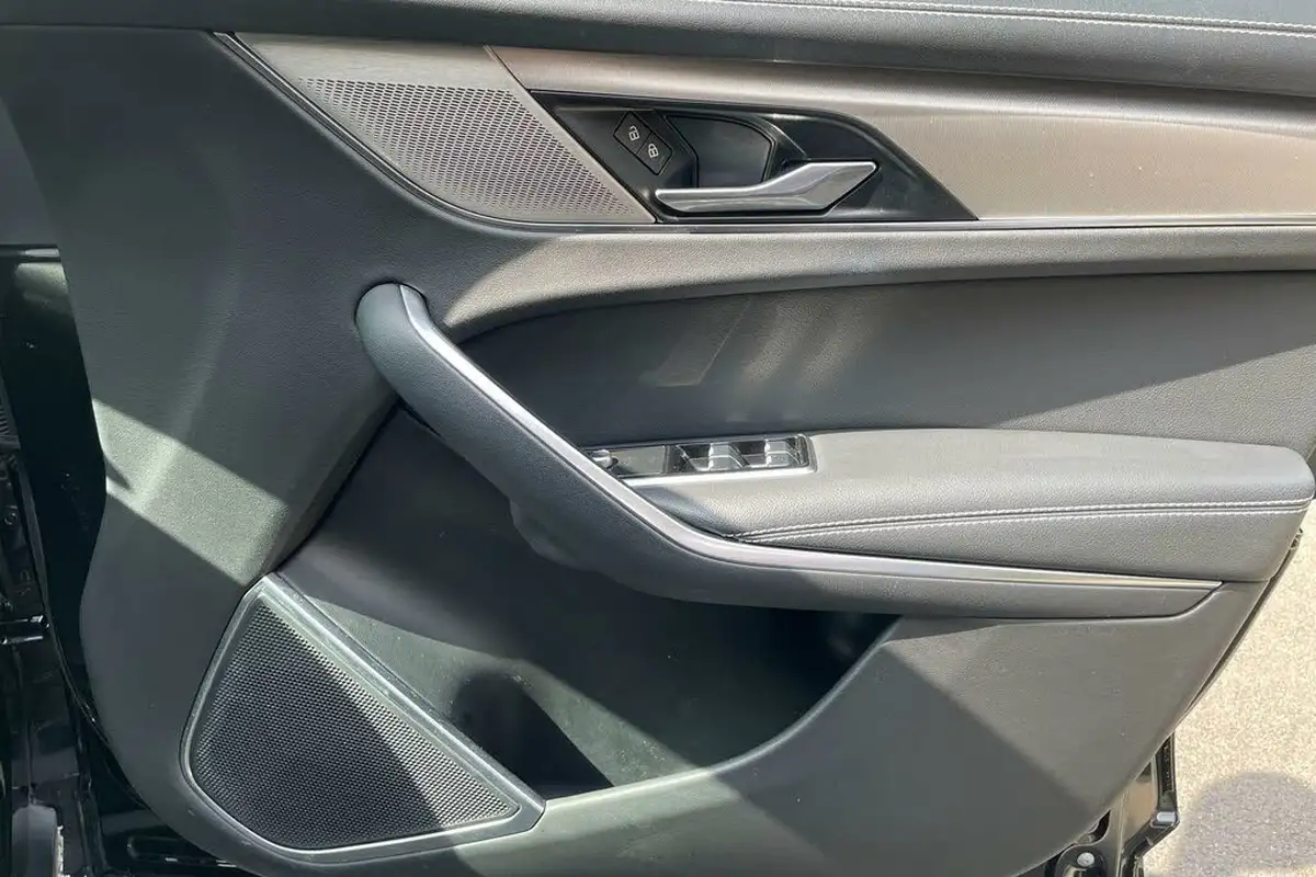 2021-jaguar-f-pace-20-d200-r-dynamic-s-mhev-big-51