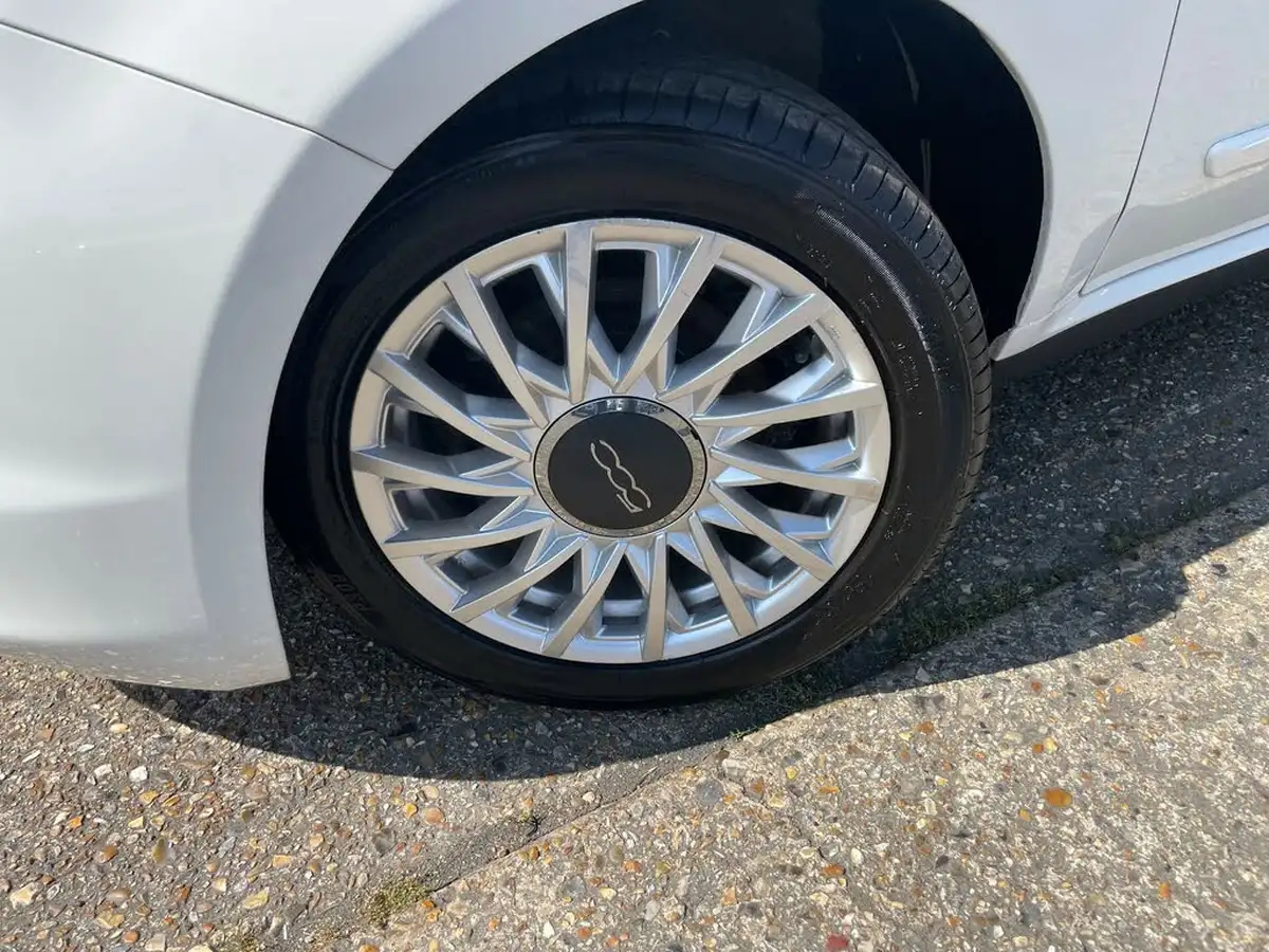 2018-fiat-500-12-lounge-big-2