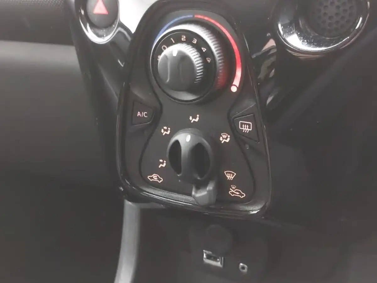 2021-citroen-c1-10-vti-shine-5d-big-12