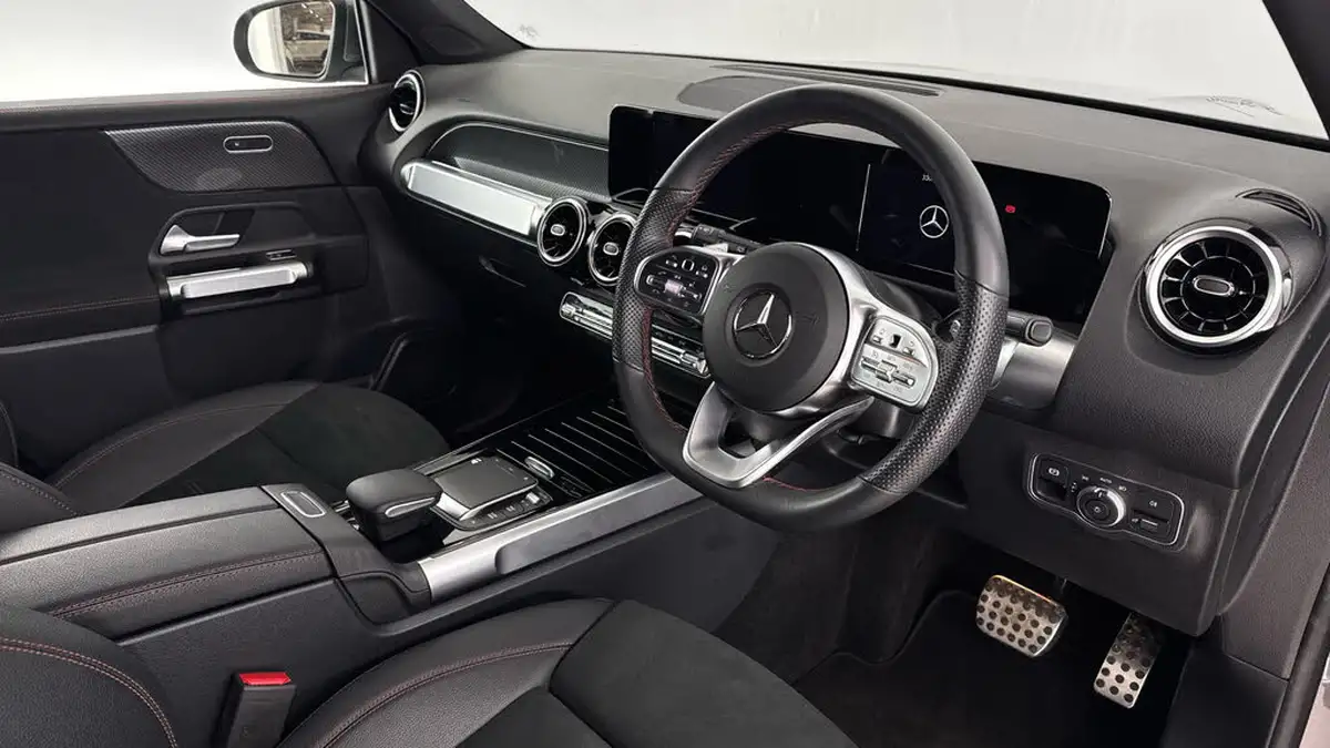 2021-mercedes-benz-glb-class-13-glb200-amg-line-8g-tronic-big-8