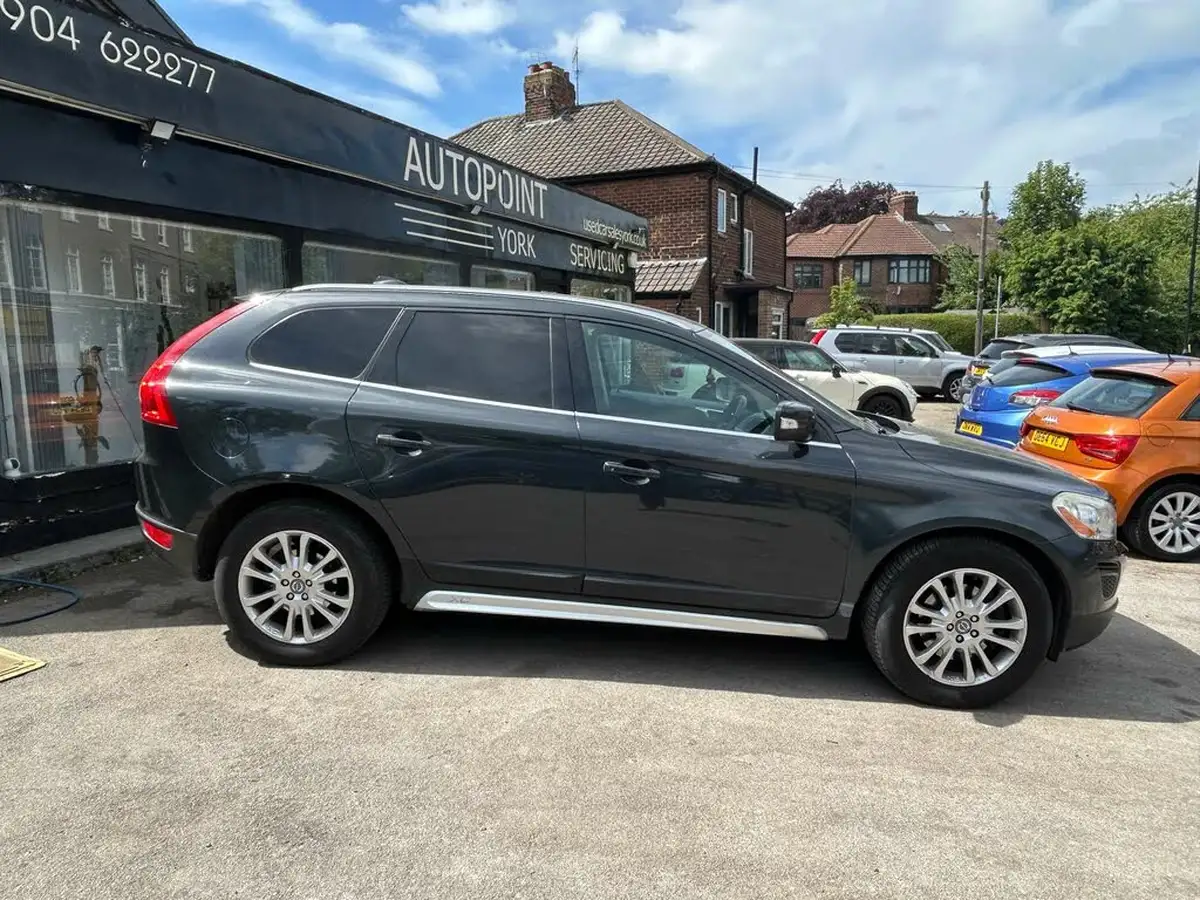2013-volvo-xc60-24td-d4-se-lux-163bhp-geartronic-big-3