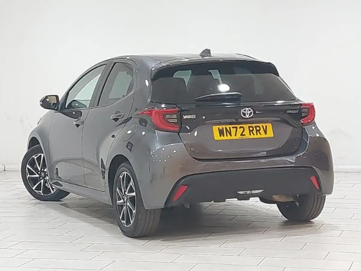 2022-toyota-yaris-15-vvt-i-design-big-1