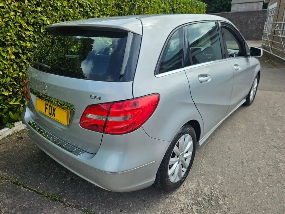 2014-mercedes-benz-b-class-15-cdi-b180-se-15cdi-109bhp-eco-big-2