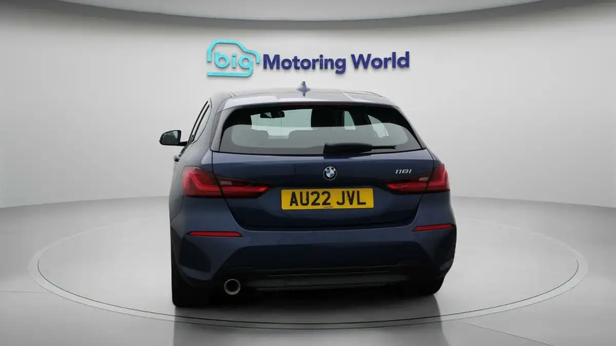 2022-bmw-1-series-15-118i-sport-big-6