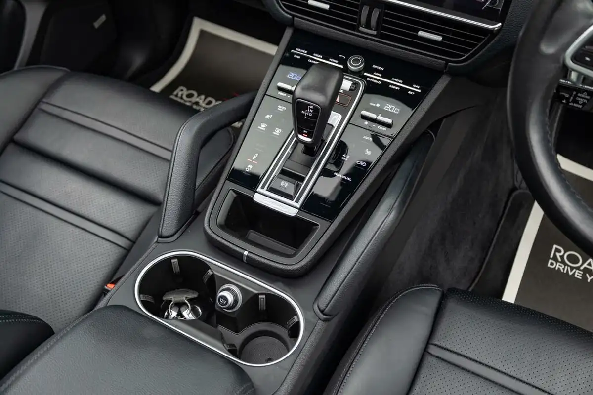 2022-porsche-cayenne-30-v6-e-hybrid-platinum-edition-462ps-station-wagon-big-11