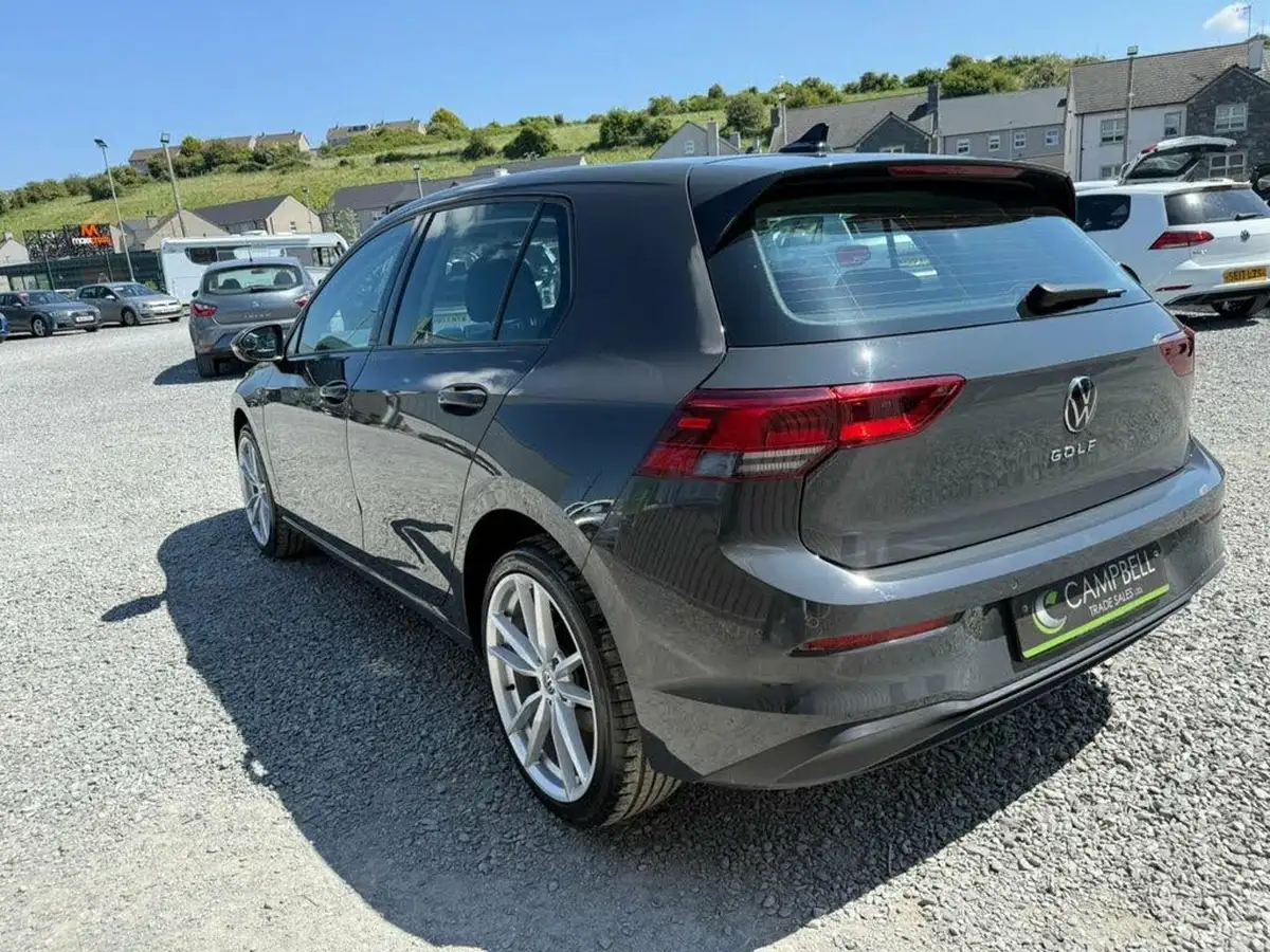 2022-volkswagen-golf-20tdi-life-hatchback-big-3