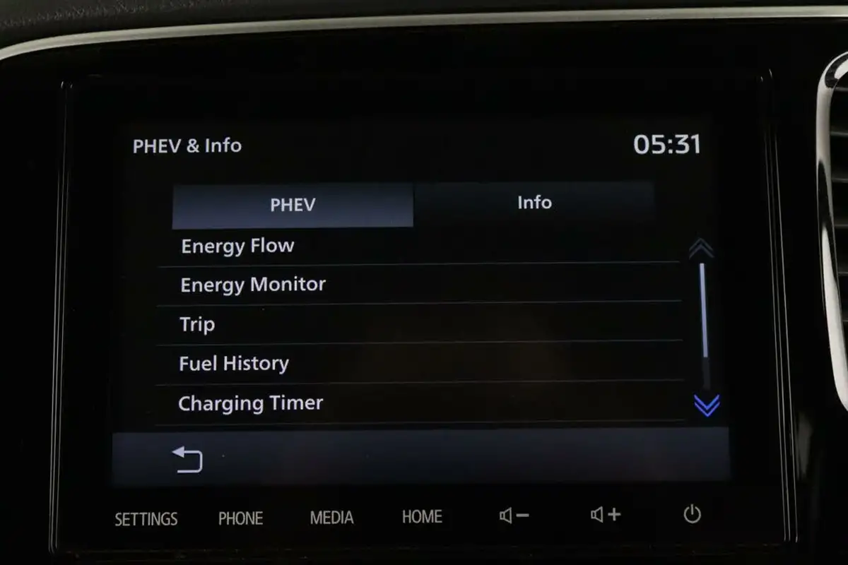 2019-mitsubishi-outlander-24-dynamic-phev-big-24