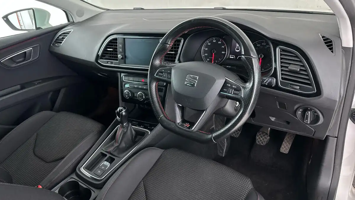 2018-seat-leon-14-tsi-fr-technology-hatchback-5d-big-11