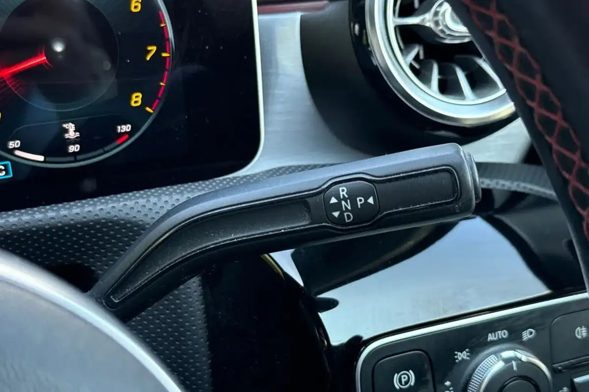 2018-mercedes-benz-a-class-13-a200-amg-line-premiumss-hatchback-5d-7g-dct-big-22
