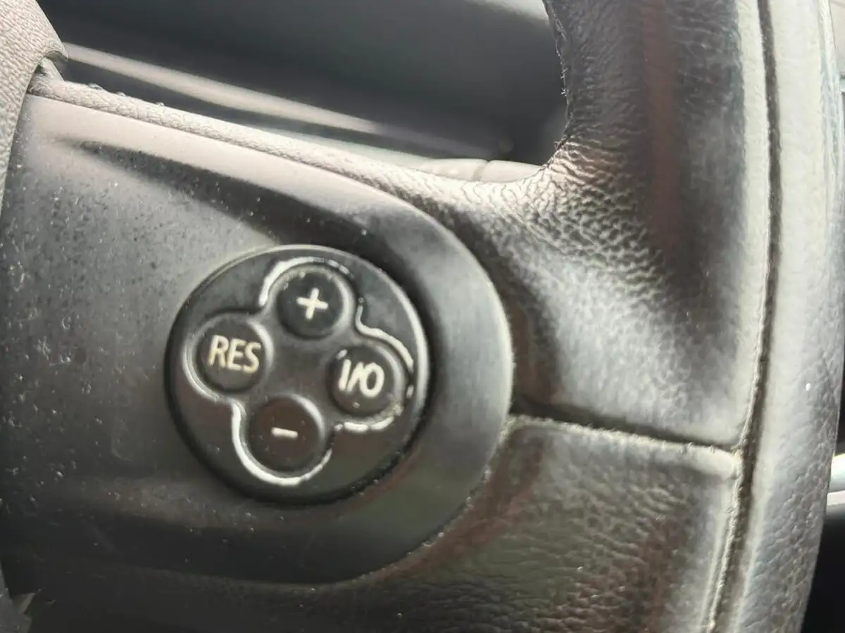 2011-mini-cooper-16-cooper-s-hatchback-3d-big-13