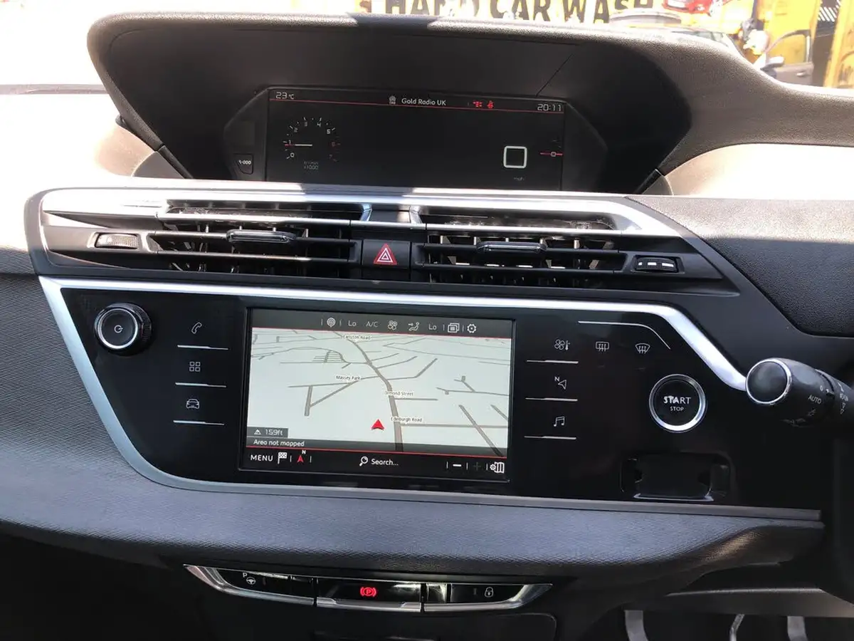 2017-citroen-grand-c4-picasso-16bluehdi-flair-big-10