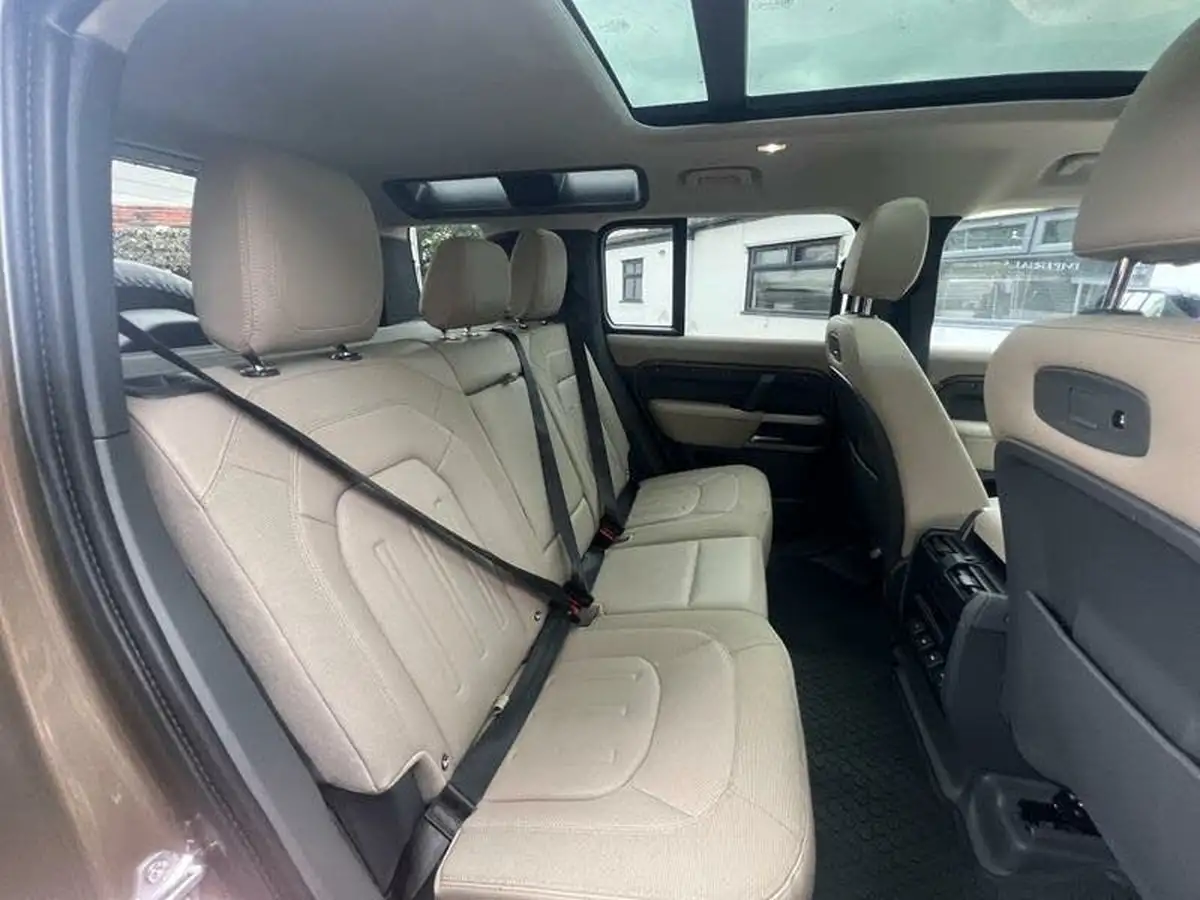 2020-land-rover-110-defender-20-d240-se-110-big-11