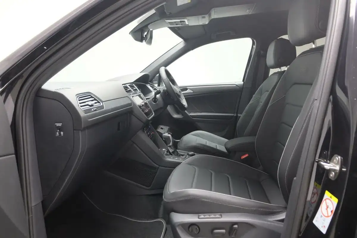 2024-volkswagen-tiguan-allspace-20-tsi-r-line-245ps-evo-big-12