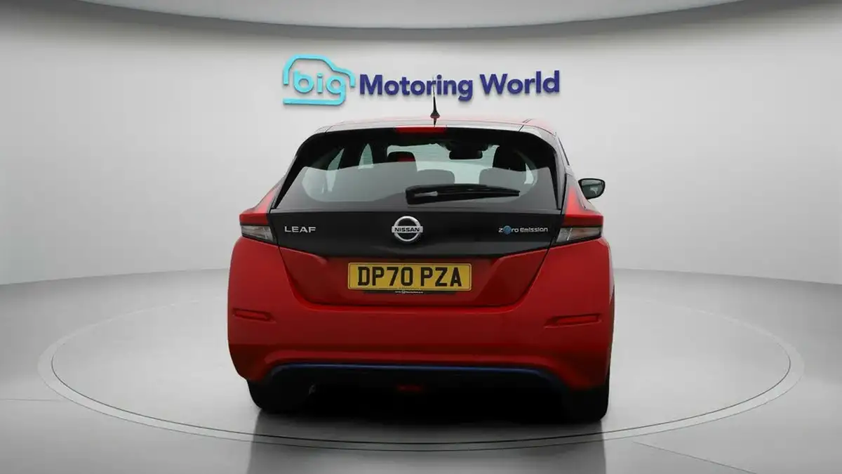 2021-nissan-leaf-e-acenta-big-5