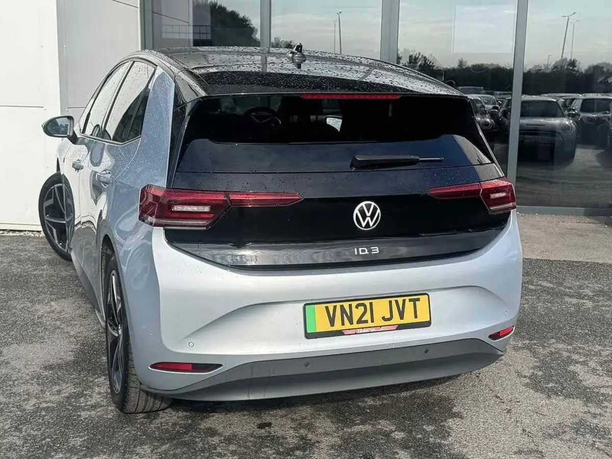2021-volkswagen-id3-e-tour-big-9