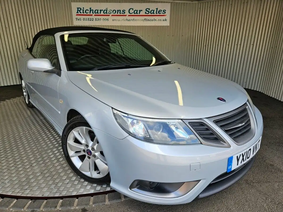 2010-saab-9-3-big-0
