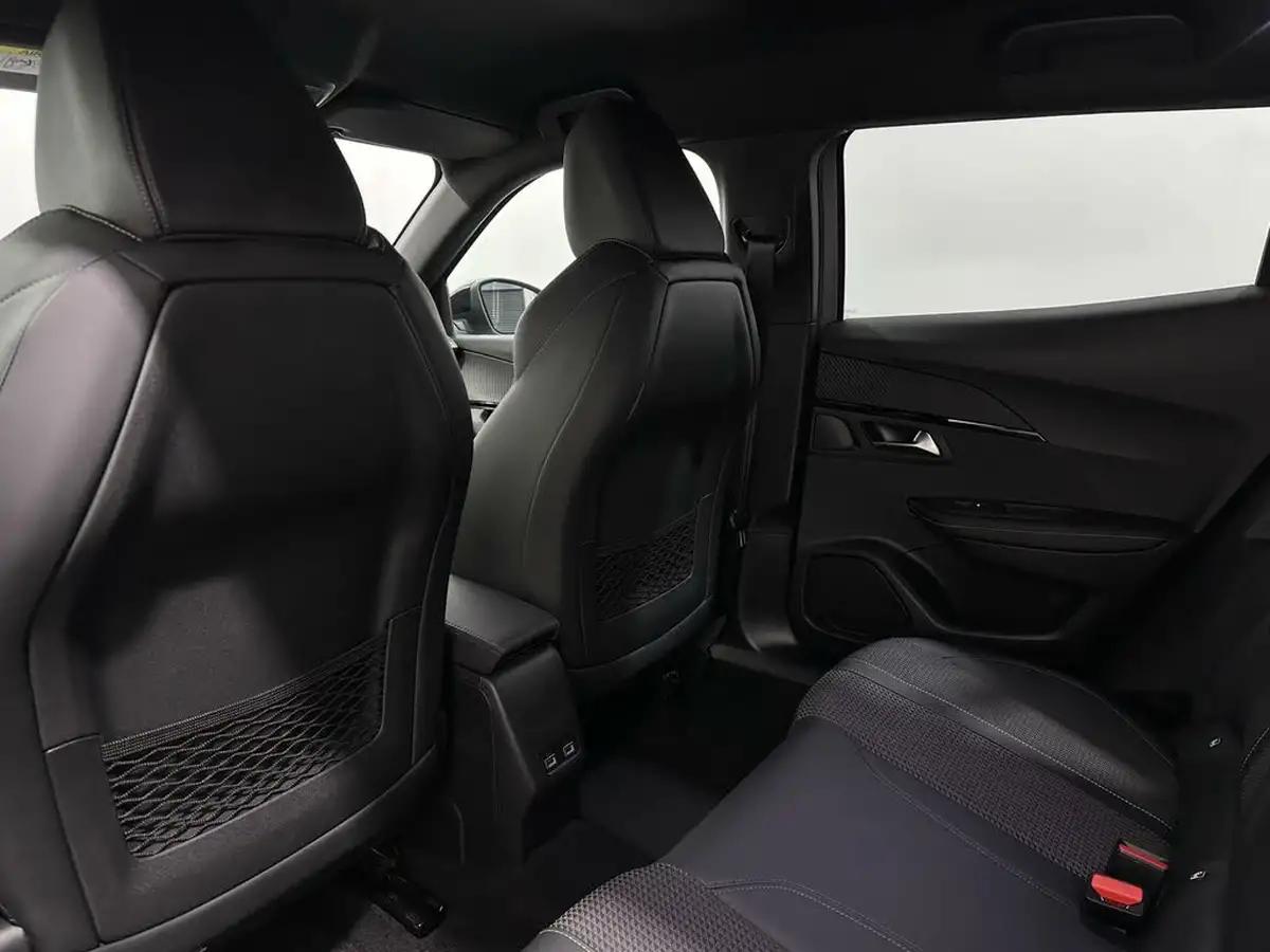 2022-peugeot-2008-suv-12-puretech-gt-eat8-big-36