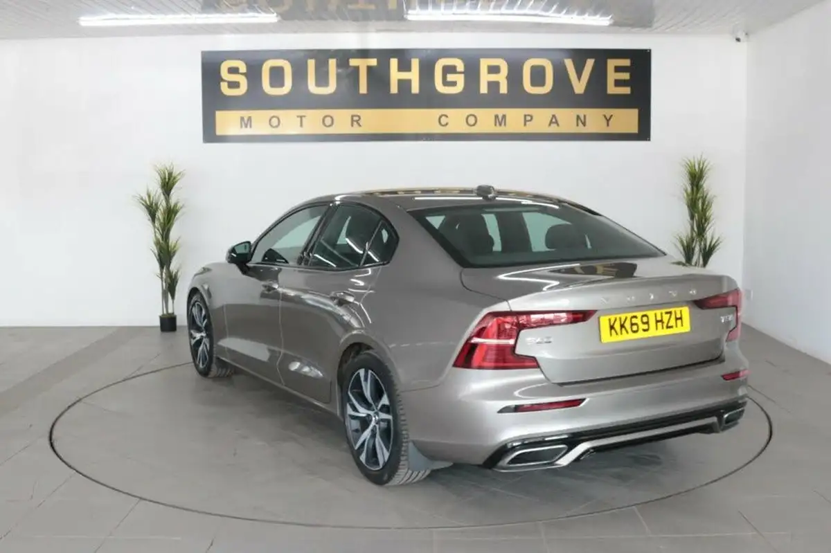2019-volvo-s60-20-t5-r-design-plus-big-6