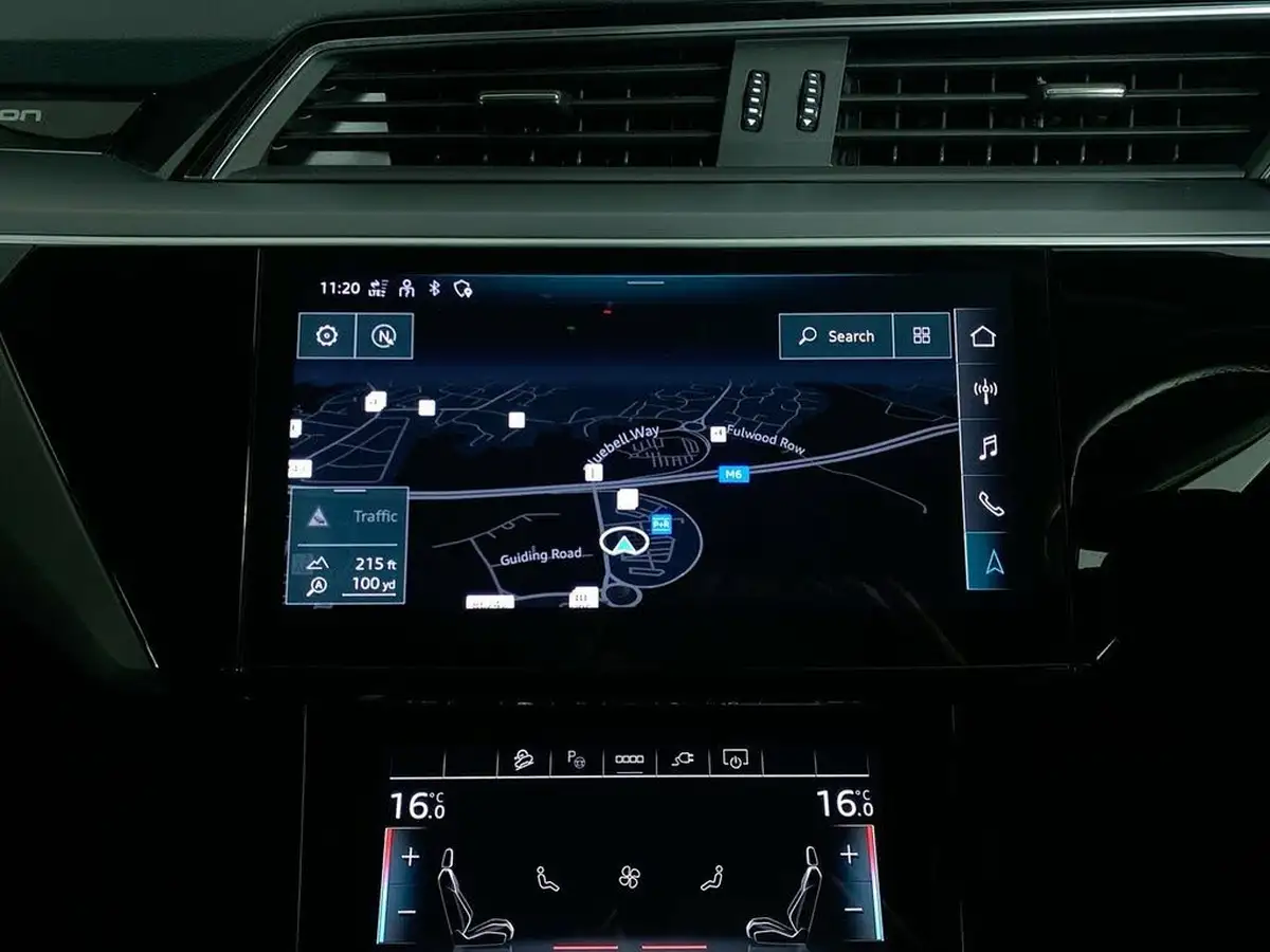 2022-audi-e-tron-55e-technik-station-wagon-big-19